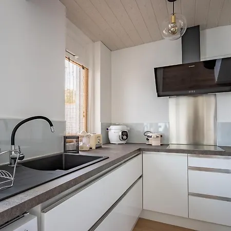 Villa A 2 Pas De La *